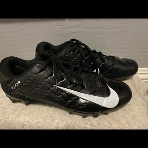 Nike Men’s Vapor Football Cleats.